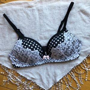 Victoria's Secret Wireless Lace Dotted Bra 36B